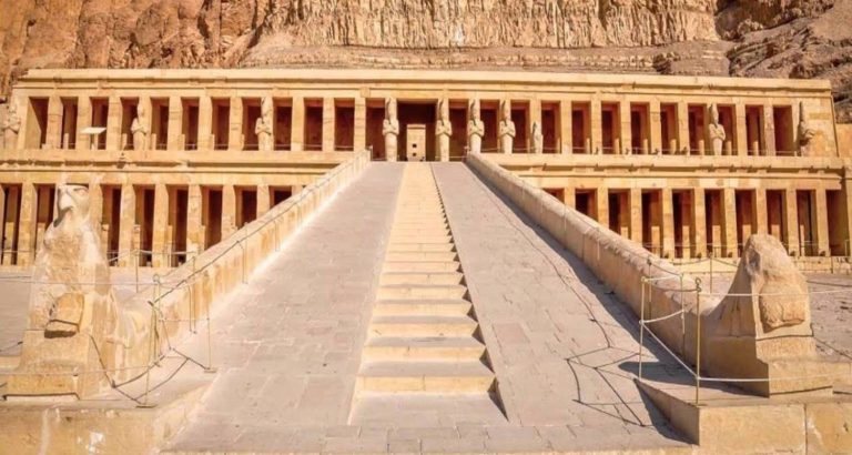 Tour to The East & West Bank of the Nile