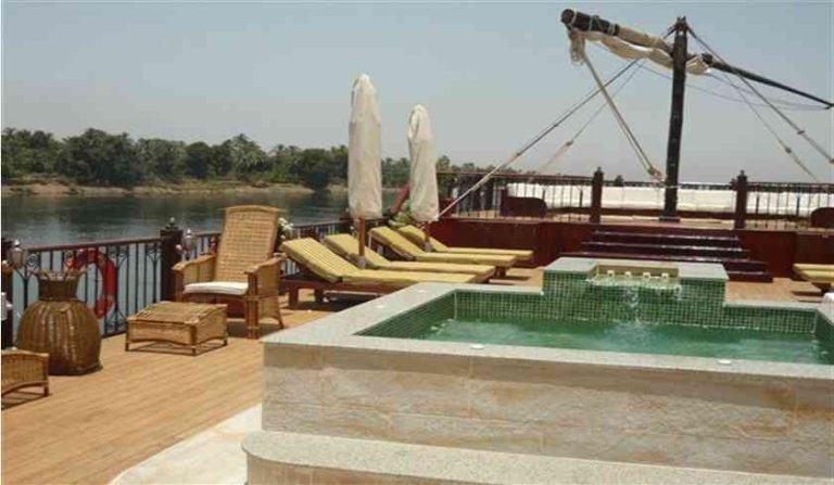 6 Days Abu Simbel & Dahabiya Tour