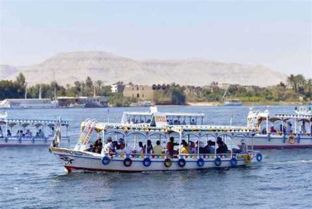 From Luxor: Felucca Ride and Banana Island