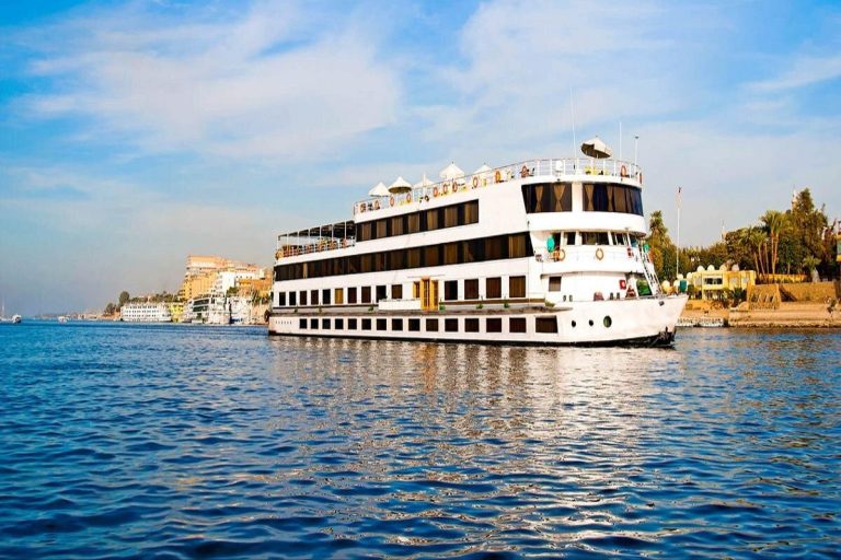 Tour di 8 giorni in Egitto: Il Cairo con voli interni e crociera sul Nilo
