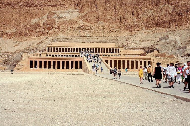 Ganztagestour nach Luxor ab Scharm El-Scheich per Flug