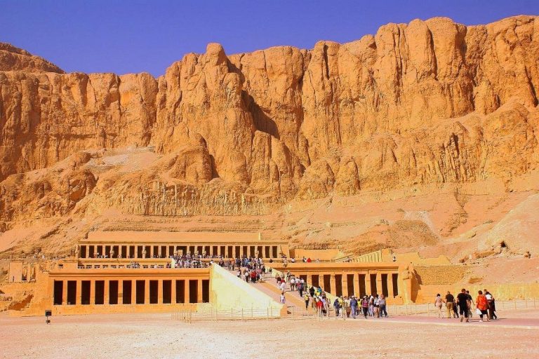 Ganztagestour nach Luxor ab Scharm El-Scheich per Flug