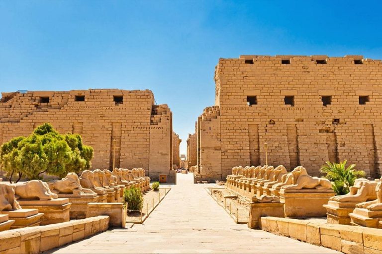 Luxor: Tour privato di un’intera giornata delle rive est e ovest