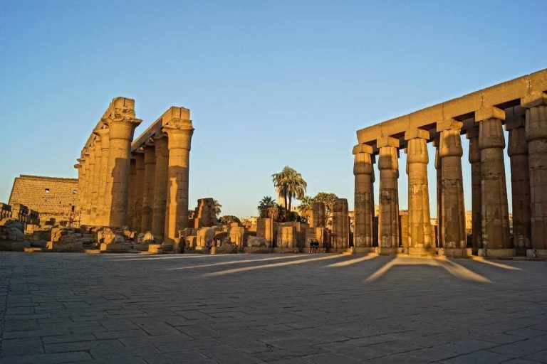 Luxor: Tour privato di un’intera giornata delle rive est e ovest
