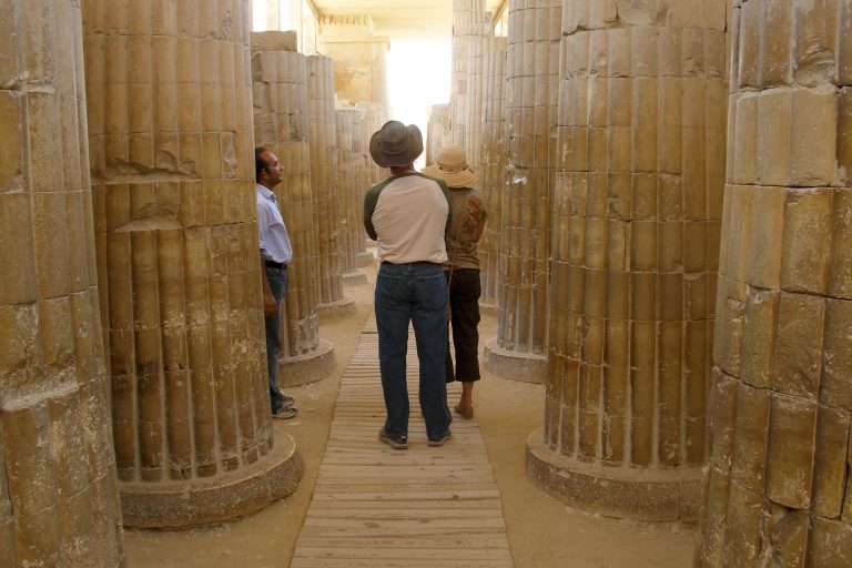 Giza Pirámides and Sakkara Tour