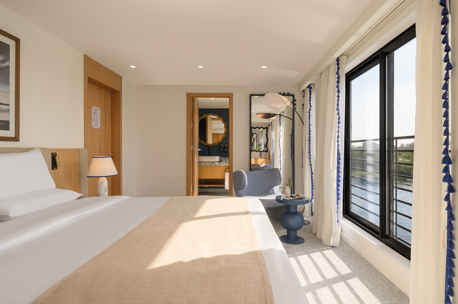 Deluxe Nile View Stateroom