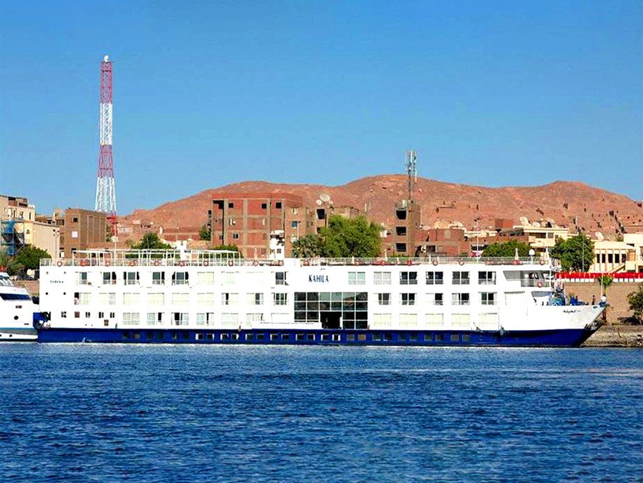 Satayh Dolphin Reef Snorkeling Day Cruise from Marsa Alam