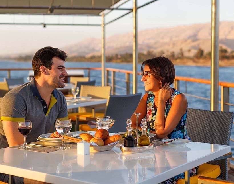 Crociera privata di un giorno sul Nilo da Assuan a Luxor (Esperienza VIP)