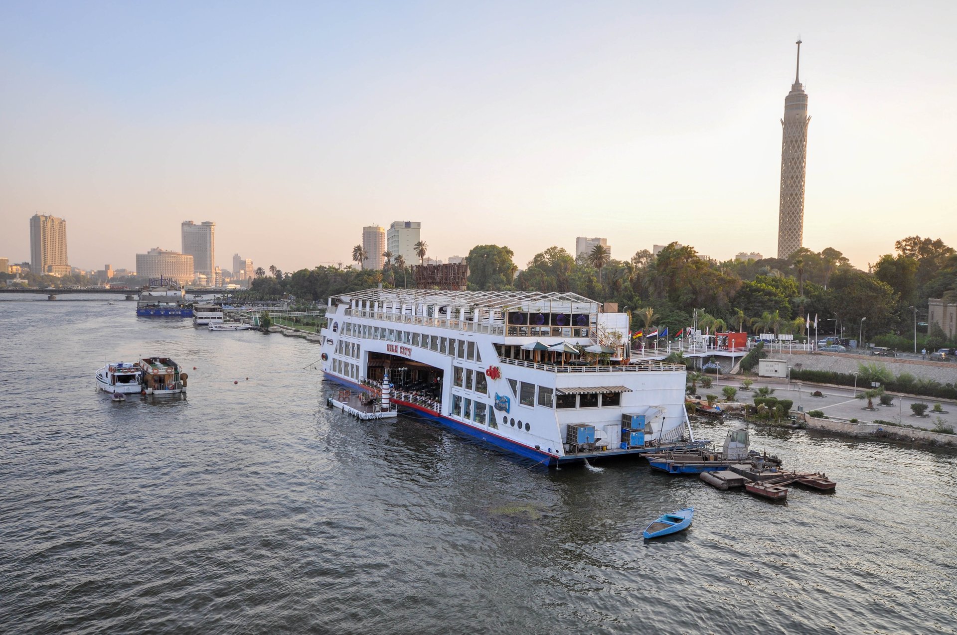 Cairo Nile Dinner Cruise & Show